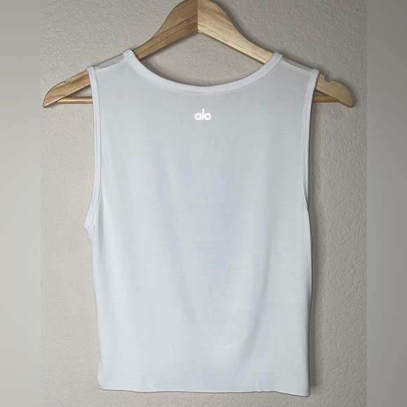 Alo White Cover Tank Size Medium - Picture 5 of 7